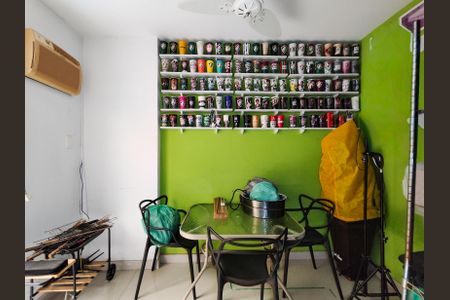 Apartamento à venda com 70m², 2 quartos e sem vaga Apartamento à venda com 70m², 2 quartos e sem vagaQuarto de Serviço