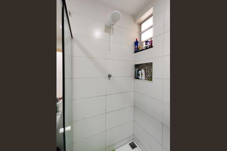 Apartamento à venda com 70m², 2 quartos e sem vaga Apartamento à venda com 70m², 2 quartos e sem vagaBanheiro Corredor