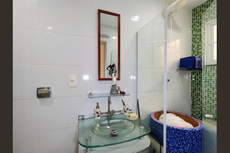 Apartamento à venda com 70m², 2 quartos e sem vaga Apartamento à venda com 70m², 2 quartos e sem vagaBanheiro de serviço