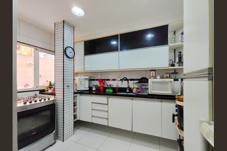 Apartamento à venda com 70m², 2 quartos e sem vaga Apartamento à venda com 70m², 2 quartos e sem vagaCozinha