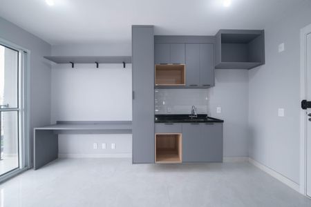 Sala - Cozinha Integrada de apartamento para alugar com 1 quarto, 27m² em Campo Belo, São Paulo