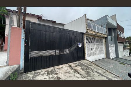 Casa para alugar com 80m², 2 quartos e 2 vagas Casa para alugar com 80m², 2 quartos e 2 vagasFachada