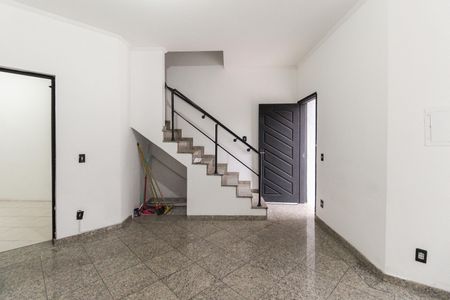 Casa para alugar com 80m², 2 quartos e 2 vagas Casa para alugar com 80m², 2 quartos e 2 vagasSala
