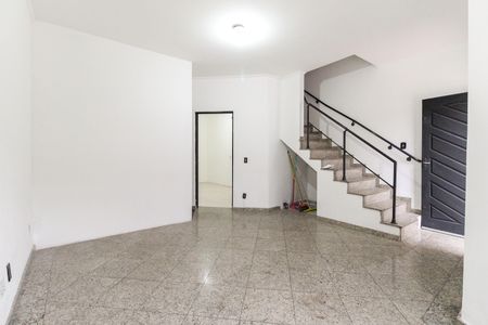 Casa para alugar com 80m², 2 quartos e 2 vagas Casa para alugar com 80m², 2 quartos e 2 vagasSala