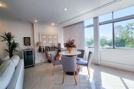 Apartamento para alugar com 270m², 4 quartos e 2 vagas Apartamento para alugar com 270m², 4 quartos e 2 vagasSala