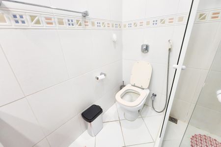 Apartamento para alugar com 270m², 4 quartos e 2 vagas Apartamento para alugar com 270m², 4 quartos e 2 vagasBanheiro Social