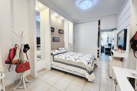 Apartamento para alugar com 270m², 4 quartos e 2 vagas Apartamento para alugar com 270m², 4 quartos e 2 vagasQuarto 1