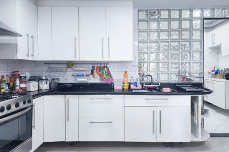 Apartamento para alugar com 270m², 4 quartos e 2 vagas Apartamento para alugar com 270m², 4 quartos e 2 vagasCozinha