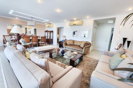 Apartamento para alugar com 270m², 4 quartos e 2 vagas Apartamento para alugar com 270m², 4 quartos e 2 vagasSala