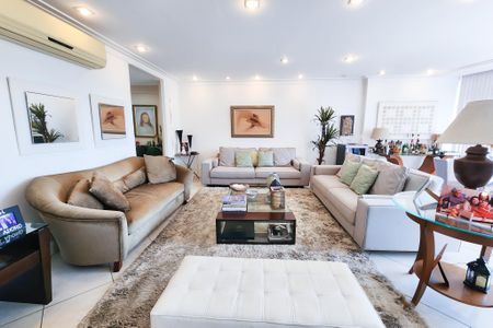 Apartamento para alugar com 270m², 4 quartos e 2 vagas Apartamento para alugar com 270m², 4 quartos e 2 vagasSala