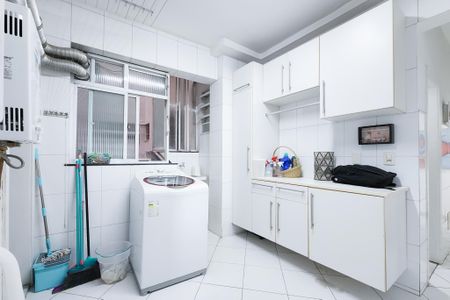 Apartamento para alugar com 270m², 4 quartos e 2 vagas Apartamento para alugar com 270m², 4 quartos e 2 vagasÁrea de Serviço