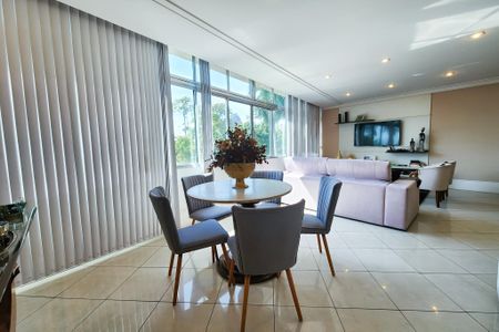Apartamento para alugar com 270m², 4 quartos e 2 vagas Apartamento para alugar com 270m², 4 quartos e 2 vagasSala
