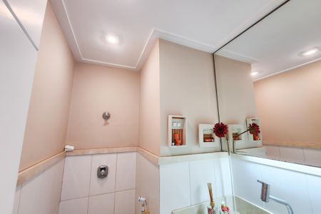 Apartamento para alugar com 270m², 4 quartos e 2 vagas Apartamento para alugar com 270m², 4 quartos e 2 vagasLavabo