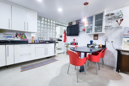 Apartamento para alugar com 270m², 4 quartos e 2 vagas Apartamento para alugar com 270m², 4 quartos e 2 vagasCozinha