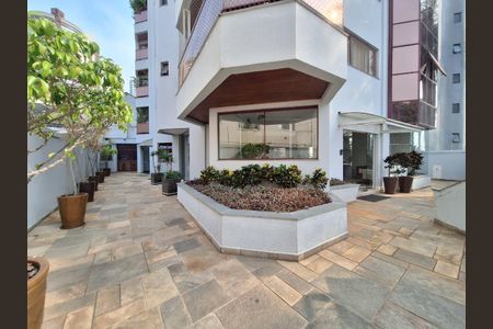 Apartamento à venda com 328m², 3 quartos e 3 vagas Apartamento à venda com 328m², 3 quartos e 3 vagasÁrea comum