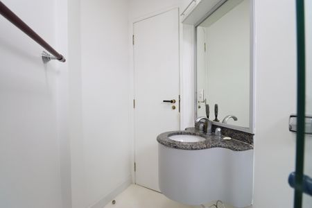Apartamento à venda com 328m², 3 quartos e 3 vagasBanheiro da Suíte 1