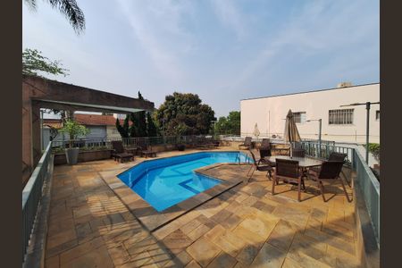 Apartamento à venda com 328m², 3 quartos e 3 vagas Apartamento à venda com 328m², 3 quartos e 3 vagasÁrea comum - Piscina