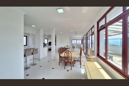 Apartamento à venda com 328m², 3 quartos e 3 vagas Apartamento à venda com 328m², 3 quartos e 3 vagasÁrea gourmet