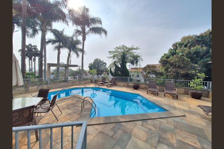 Apartamento à venda com 328m², 3 quartos e 3 vagas Apartamento à venda com 328m², 3 quartos e 3 vagasÁrea comum - Piscina