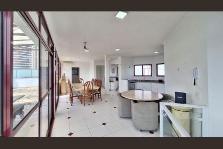 Apartamento à venda com 328m², 3 quartos e 3 vagas Apartamento à venda com 328m², 3 quartos e 3 vagasÁrea gourmet