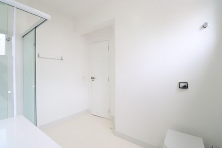 Apartamento à venda com 328m², 3 quartos e 3 vagasBanheiro da Suíte 2