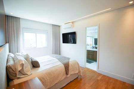 Apartamento à venda com 161m², 3 quartos e 3 vagas Apartamento à venda com 161m², 3 quartos e 3 vagasSuíte 1