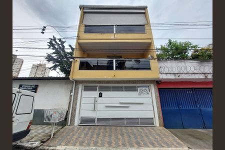 Casa à venda com 196m², 3 quartos e 1 vaga Casa à venda com 196m², 3 quartos e 1 vagaFachada