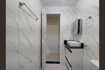 Casa à venda com 196m², 3 quartos e 1 vaga Casa à venda com 196m², 3 quartos e 1 vagaBanheiro Casa 2