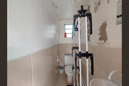 Casa à venda com 196m², 3 quartos e 1 vaga Casa à venda com 196m², 3 quartos e 1 vagaBanheiro na Área de Lazer