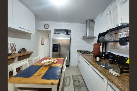 Casa à venda com 196m², 3 quartos e 1 vaga Casa à venda com 196m², 3 quartos e 1 vagaCozinha