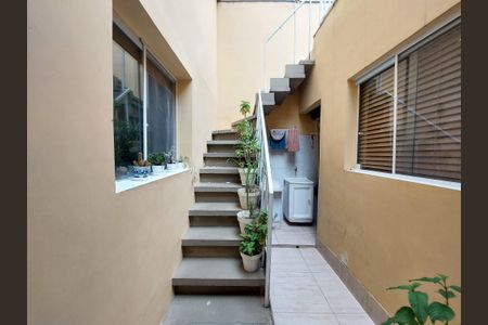 Casa à venda com 196m², 3 quartos e 1 vaga Casa à venda com 196m², 3 quartos e 1 vagaHall