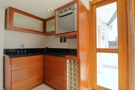 Apartamento para alugar com 200m², 2 quartos e 2 vagasCozinha