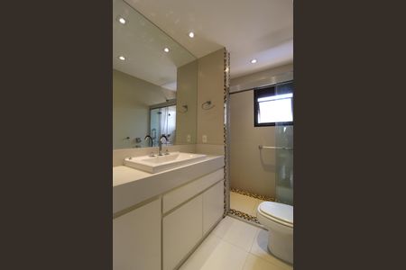 Apartamento para alugar com 200m², 2 quartos e 2 vagasBanheiro da Suíte 2