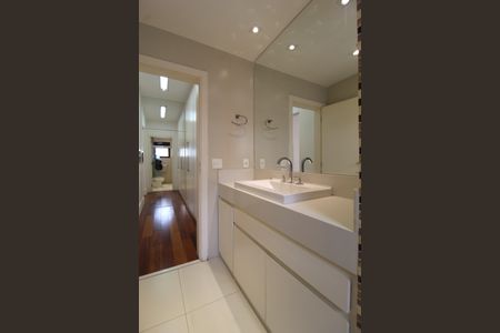 Apartamento para alugar com 200m², 2 quartos e 2 vagasBanheiro da Suíte 2