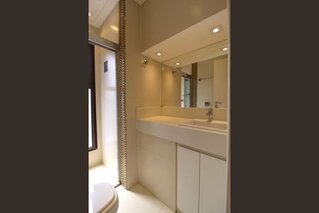 Apartamento para alugar com 200m², 2 quartos e 2 vagasBanheiro da Suíte 1