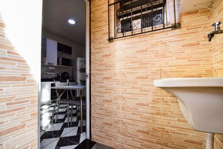 Casa de condomínio à venda com 40m², 3 quartos e 1 vaga Casa de condomínio à venda com 40m², 3 quartos e 1 vagaÁrea de Serviço