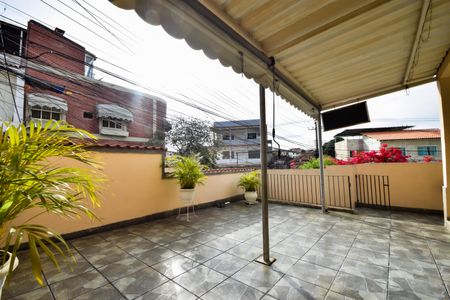 Casa de condomínio à venda com 40m², 3 quartos e 1 vaga Casa de condomínio à venda com 40m², 3 quartos e 1 vagaQuintal