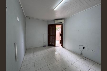 Casa à venda com 70m², 2 quartos e 2 vagas Casa à venda com 70m², 2 quartos e 2 vagasSala
