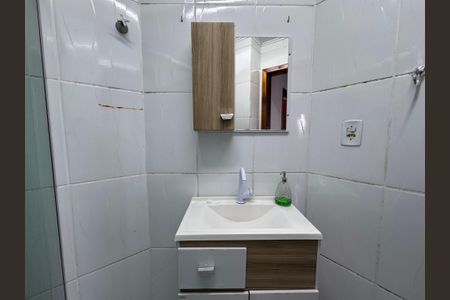 Casa à venda com 70m², 2 quartos e 2 vagas Casa à venda com 70m², 2 quartos e 2 vagasBanheiro Social