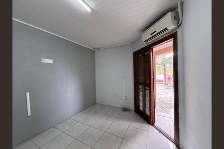 Casa à venda com 70m², 2 quartos e 2 vagas Casa à venda com 70m², 2 quartos e 2 vagasSala
