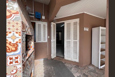 Casa à venda com 70m², 2 quartos e 2 vagas Casa à venda com 70m², 2 quartos e 2 vagasÁrea comum - Churrasqueira