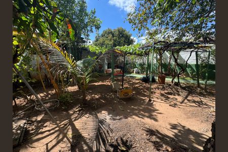 Casa à venda com 209m², 3 quartos e 2 vagas Casa à venda com 209m², 3 quartos e 2 vagasQuintal