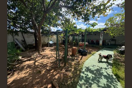 Casa à venda com 209m², 3 quartos e 2 vagas Casa à venda com 209m², 3 quartos e 2 vagasQuintal