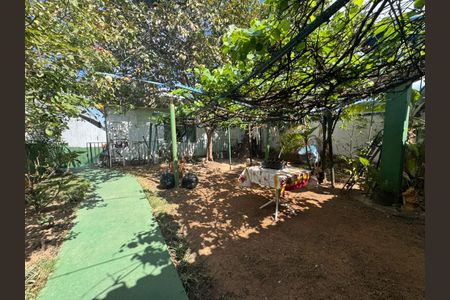 Casa à venda com 209m², 3 quartos e 2 vagas Casa à venda com 209m², 3 quartos e 2 vagasQuintal