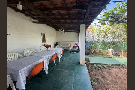 Casa à venda com 209m², 3 quartos e 2 vagas Casa à venda com 209m², 3 quartos e 2 vagasVaranda gourmet