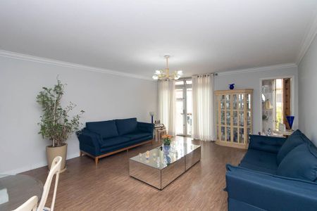 Sala de casa à venda com 3 quartos, 213m² em Vila Paiva, São Paulo