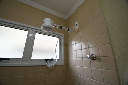 Casa de condomínio para alugar com 300m², 4 quartos e 6 vagasBanheiro de Serviço