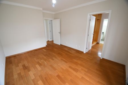 Casa de condomínio para alugar com 300m², 4 quartos e 6 vagasSuíte 2