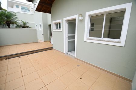 Casa de condomínio para alugar com 300m², 4 quartos e 6 vagasÁrea de Serviço