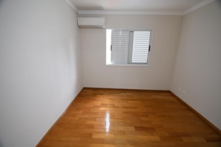 Casa de condomínio para alugar com 300m², 4 quartos e 6 vagasSuíte 4